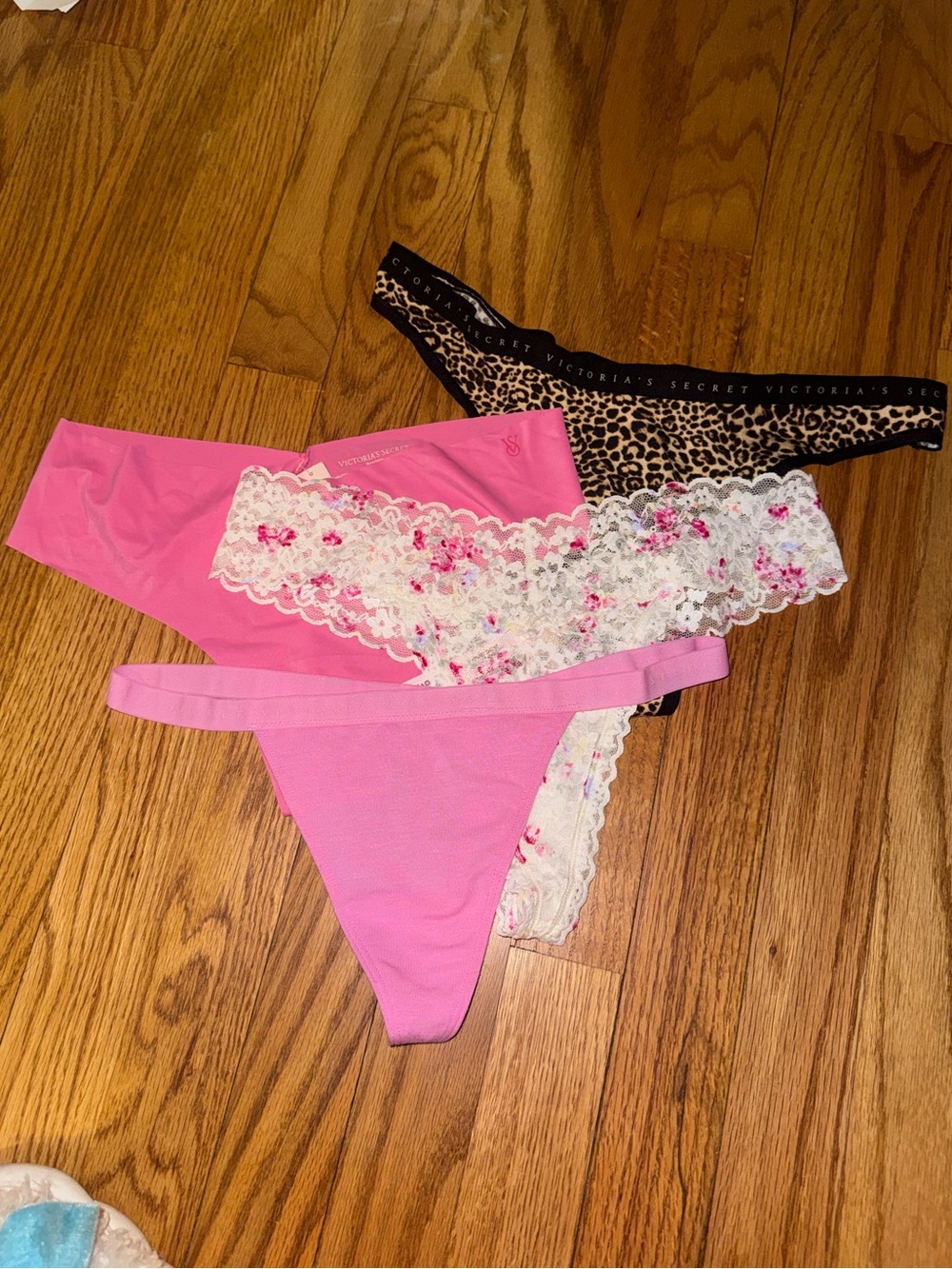Thong bundle